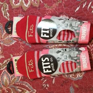 NWT- Lot of 2 Pr FITS No Show Merino Wool 'Light Runner' Socks - L